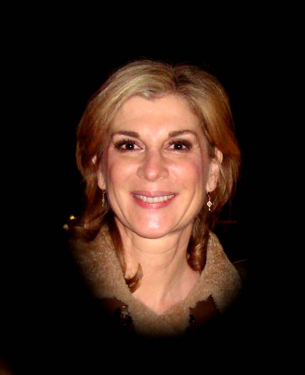 Michèle Laroque smiling at an event